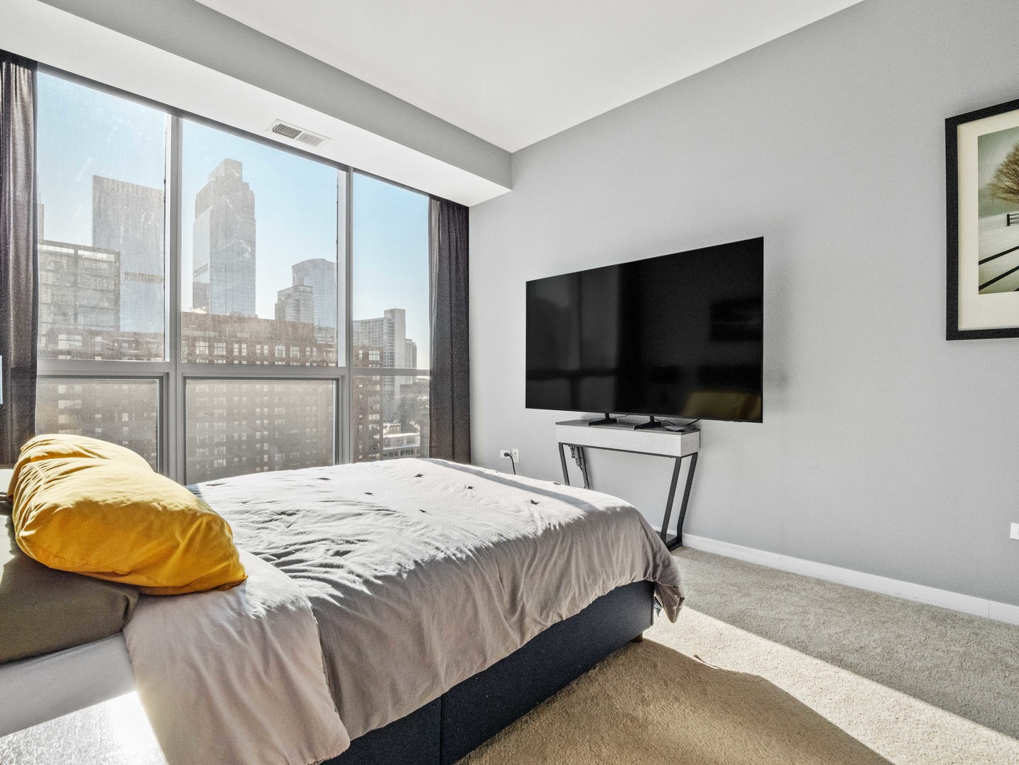 303 W OHIO Street Unit: 1906