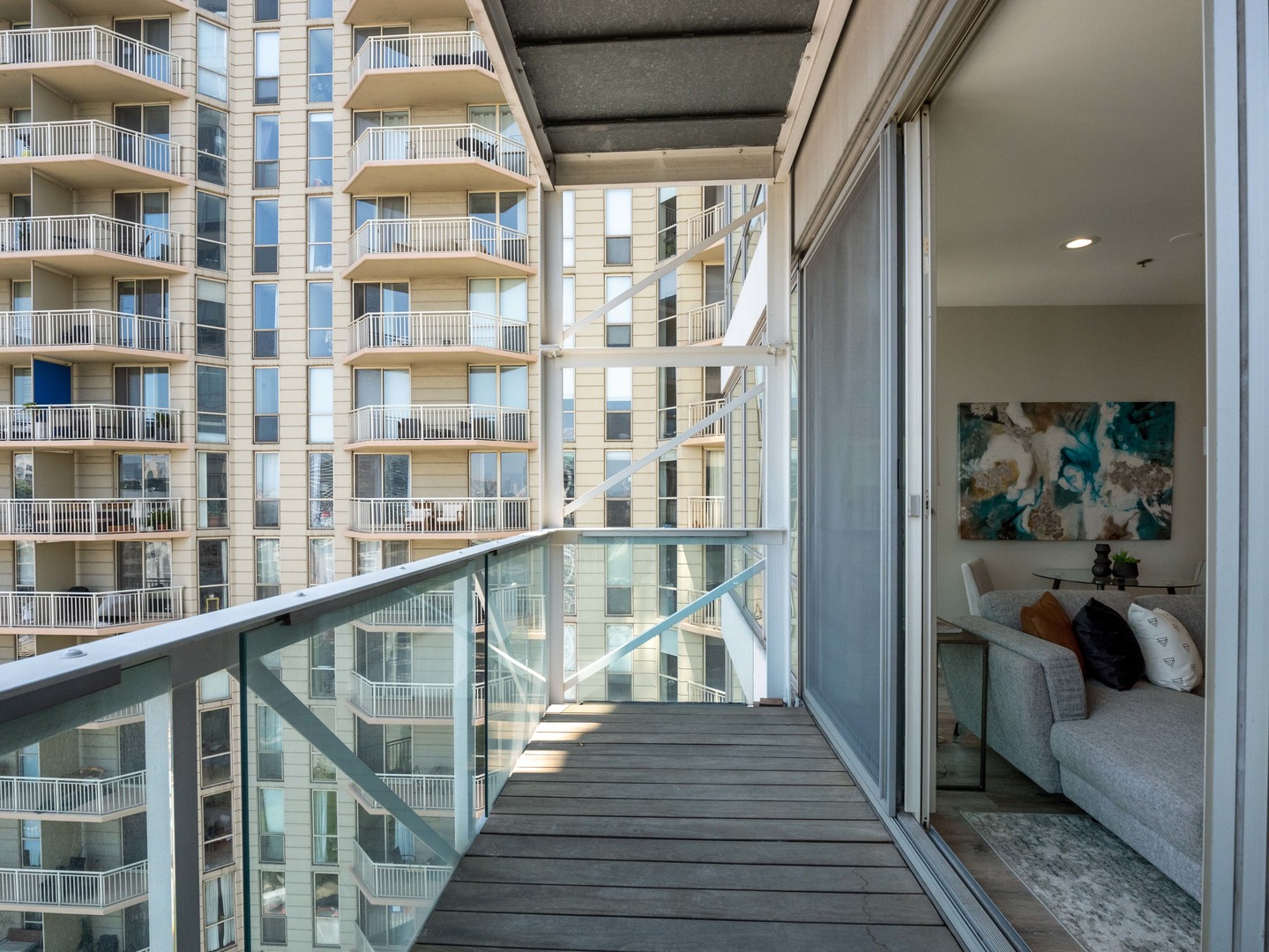 653 N KINGSBURY Street Unit: 1707