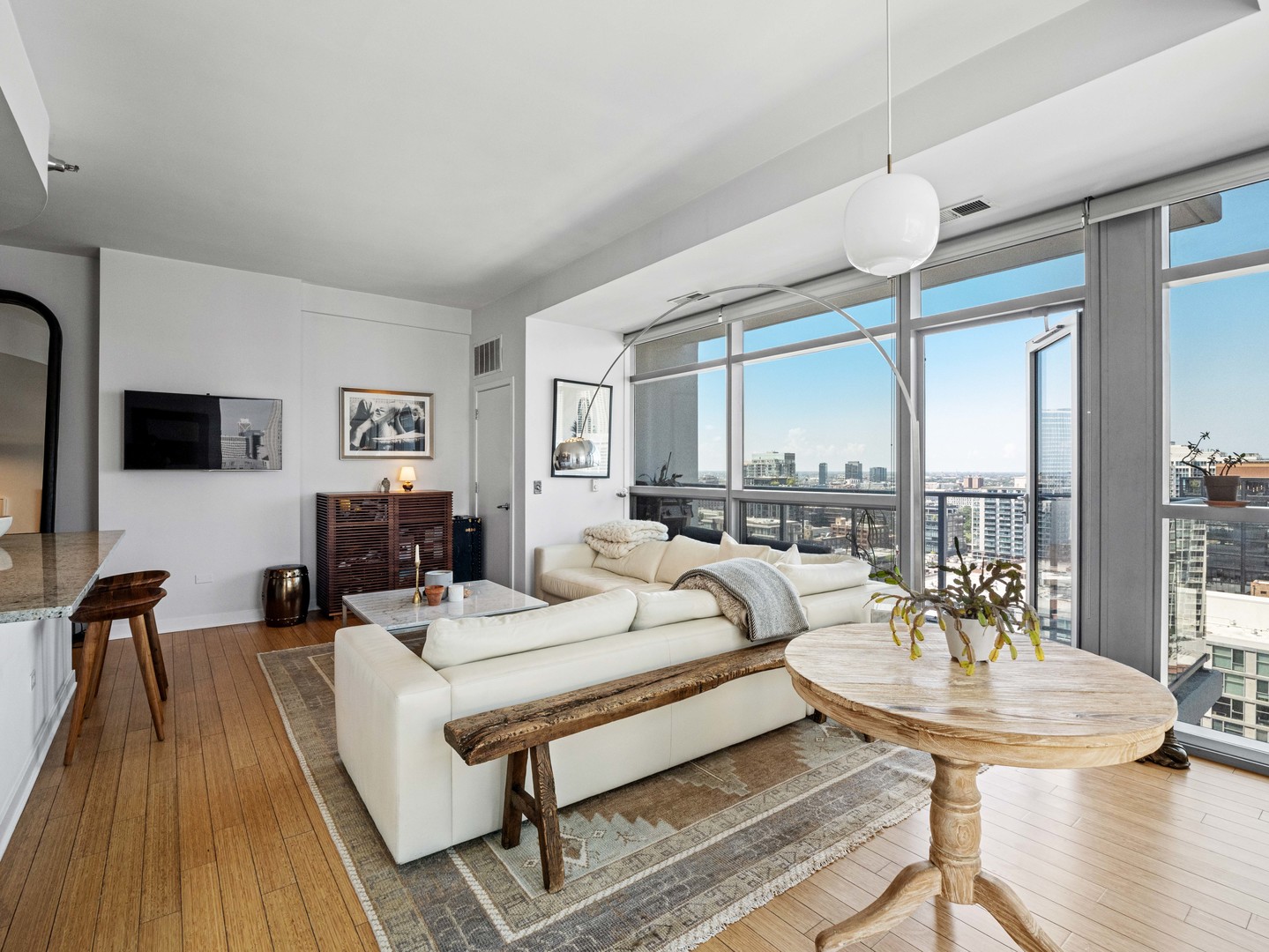 303 W OHIO Street Unit: 2202