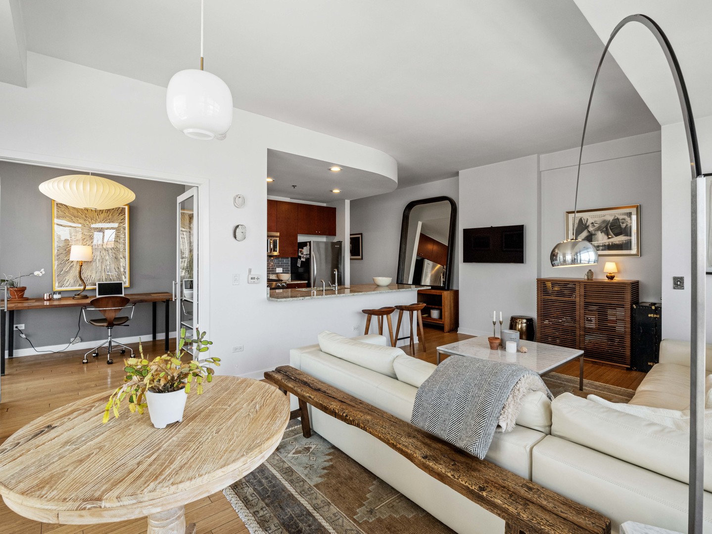 303 W OHIO Street Unit: 2202