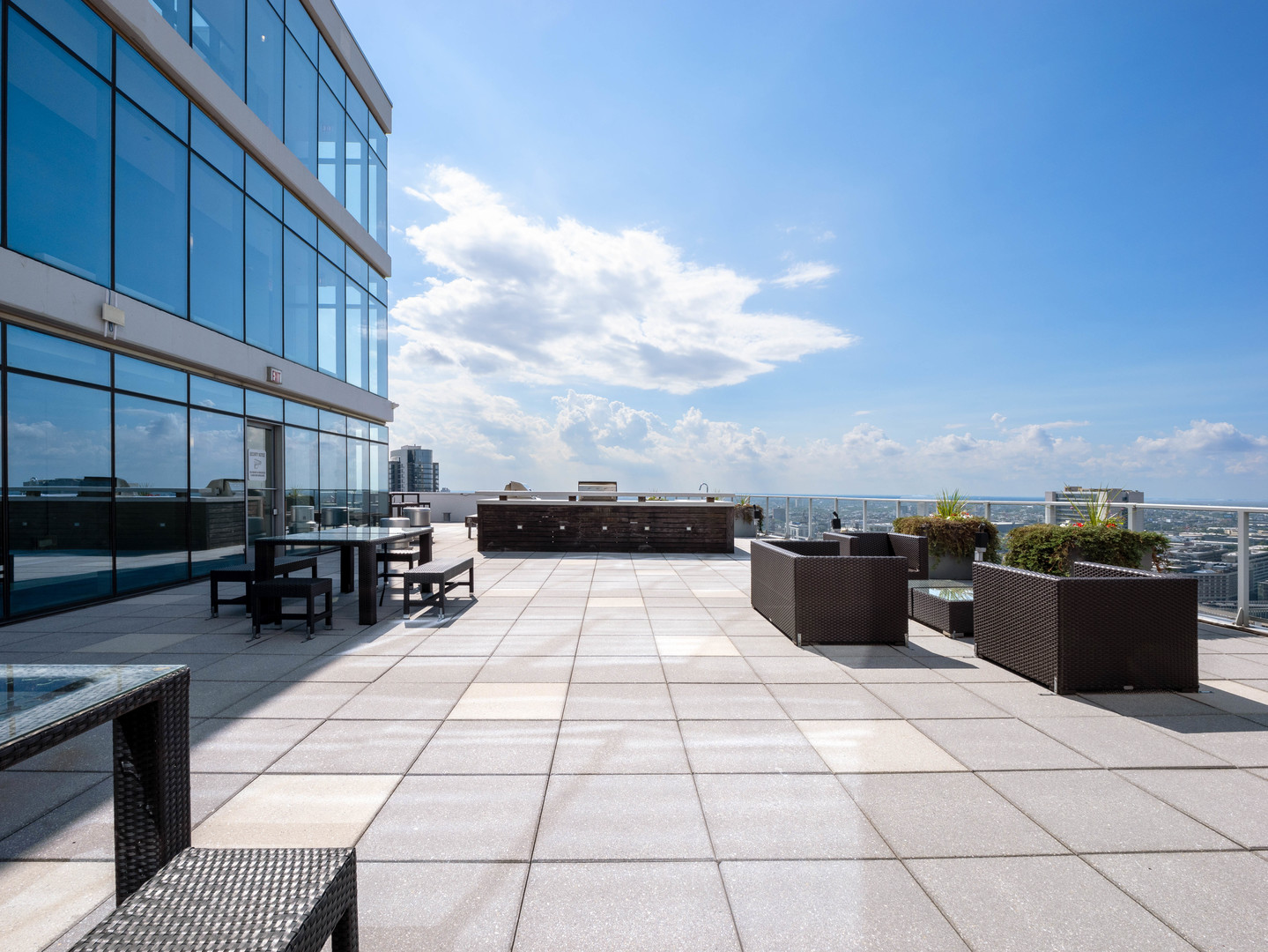 303 W OHIO Street Unit: 2202