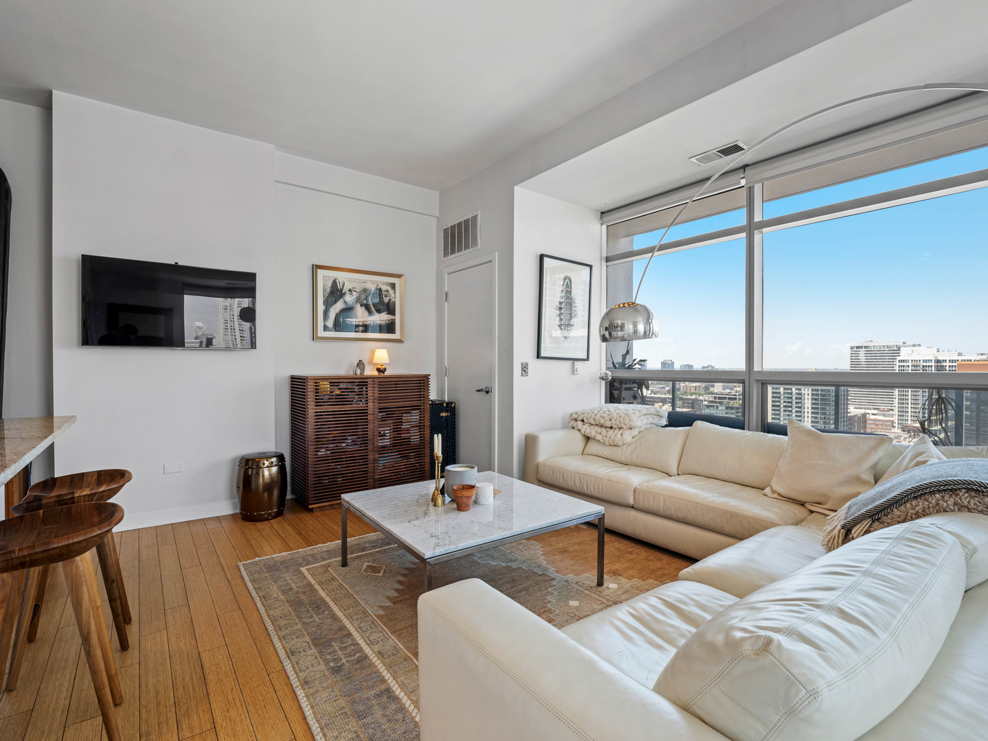 303 W OHIO Street Unit: 2202