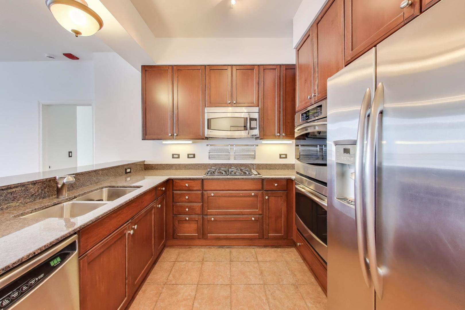 1211 S Prairie Avenue Unit: 2003