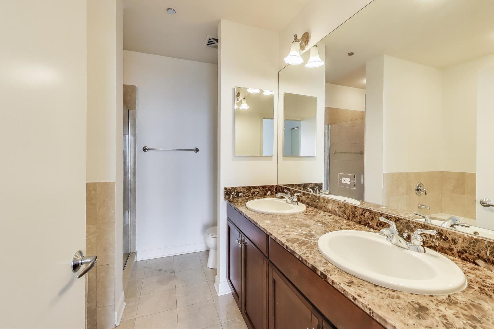 1211 S Prairie Avenue Unit: 2003