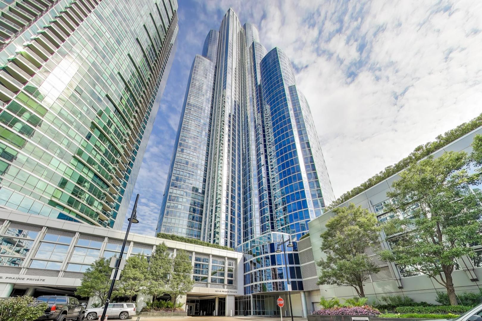 1211 S Prairie Avenue Unit: 2003