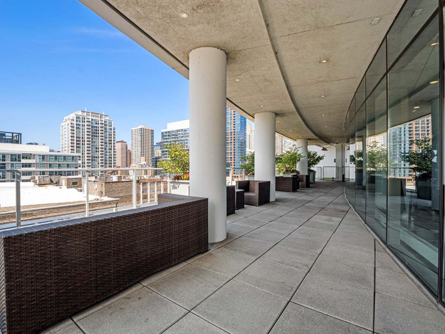 303 W OHIO Street Unit: 2201