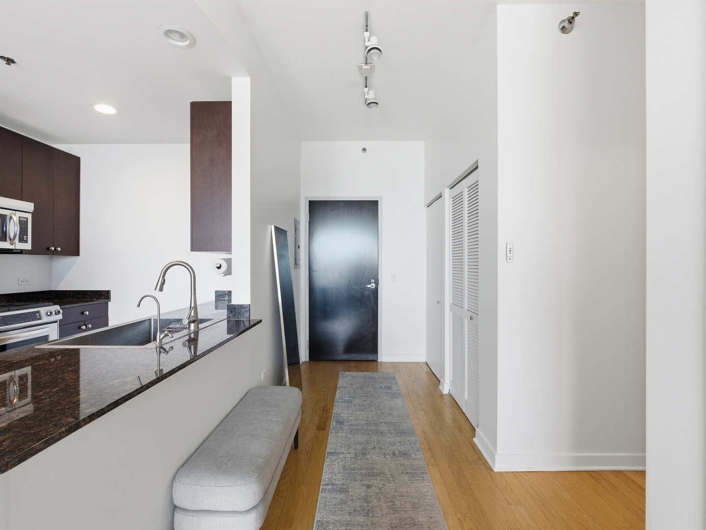 303 W OHIO Street Unit: 2201