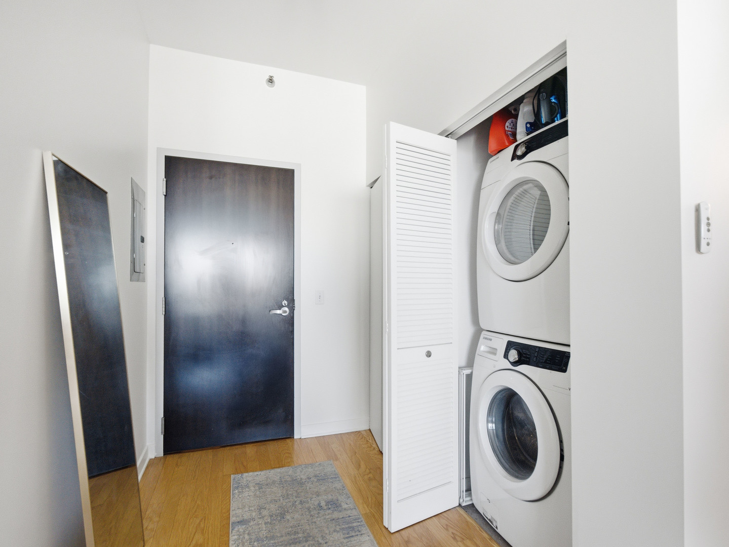 303 W OHIO Street Unit: 2201