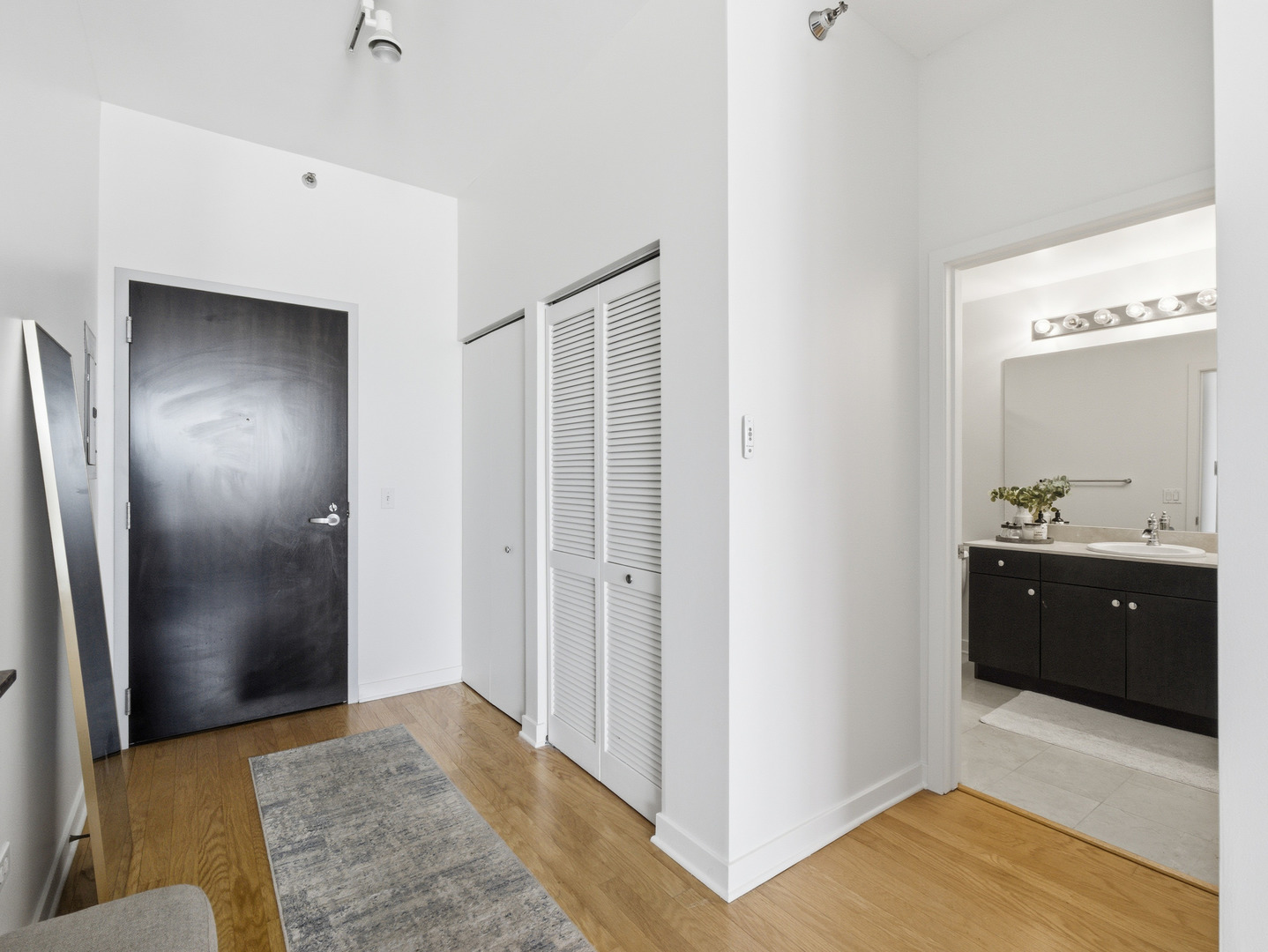 303 W OHIO Street Unit: 2201