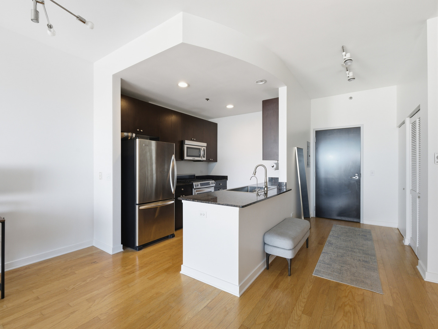 303 W OHIO Street Unit: 2201