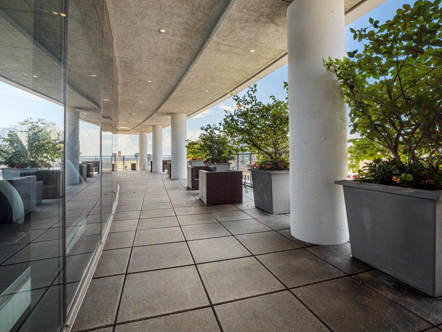 303 W OHIO Street Unit: 2201