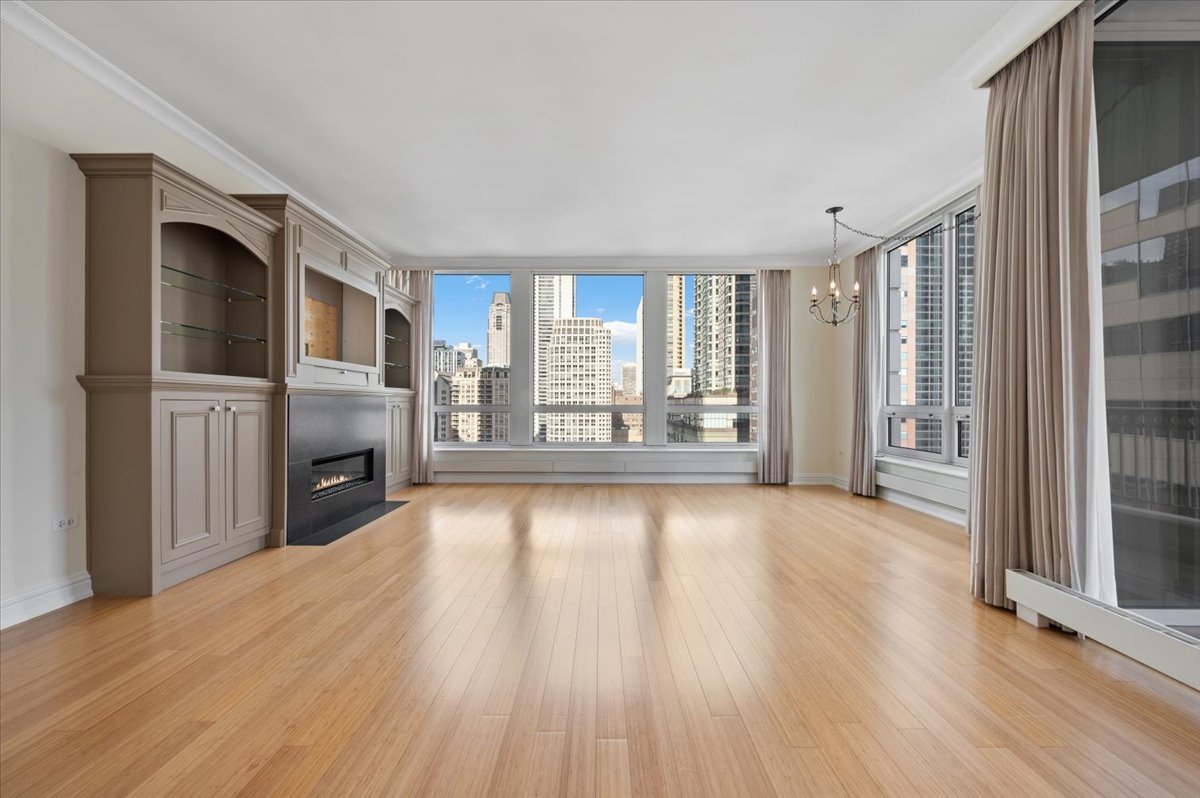 55 E ERIE Street Unit: 1903