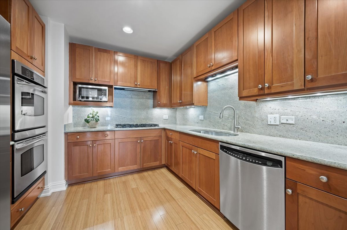 55 E ERIE Street Unit: 1903