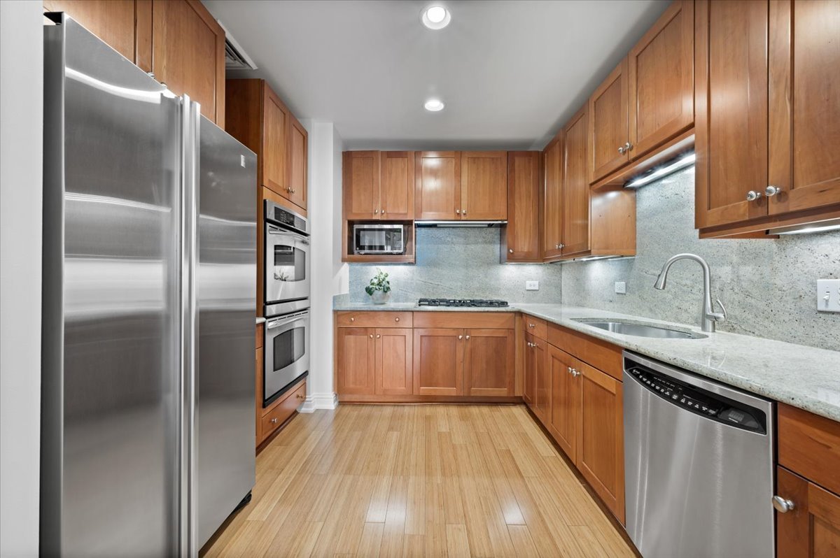 55 E ERIE Street Unit: 1903