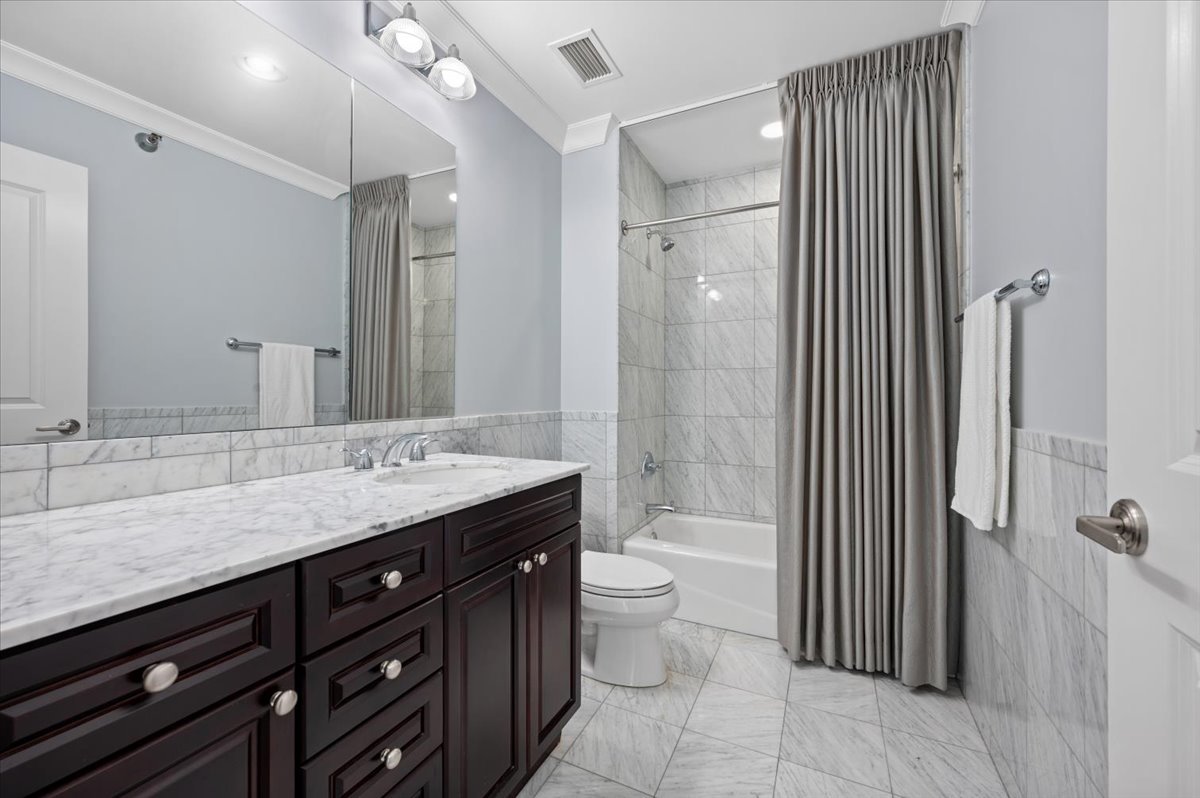 55 E ERIE Street Unit: 1903