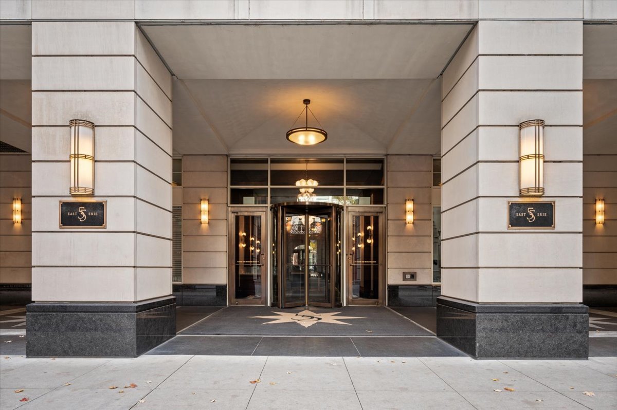55 E ERIE Street Unit: 1903