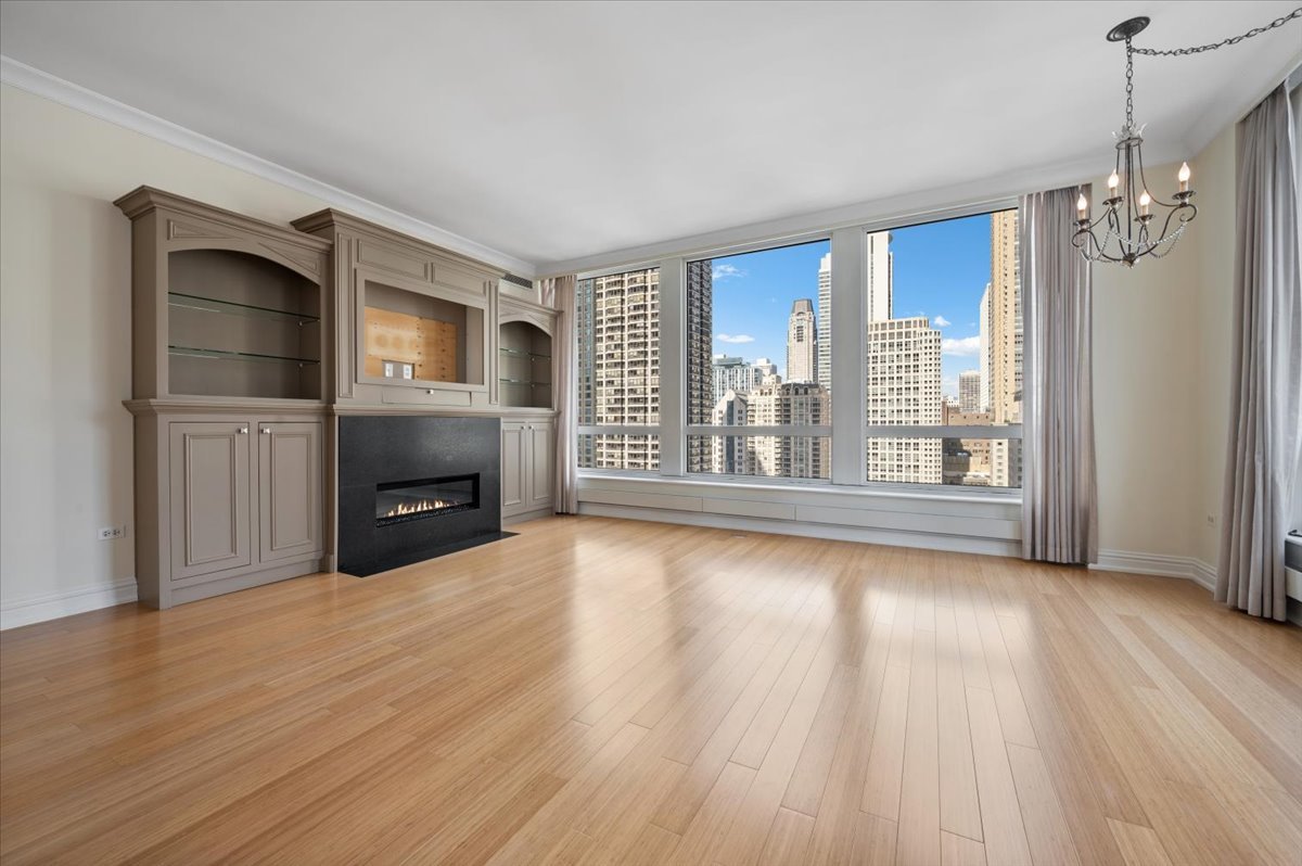 55 E ERIE Street Unit: 1903