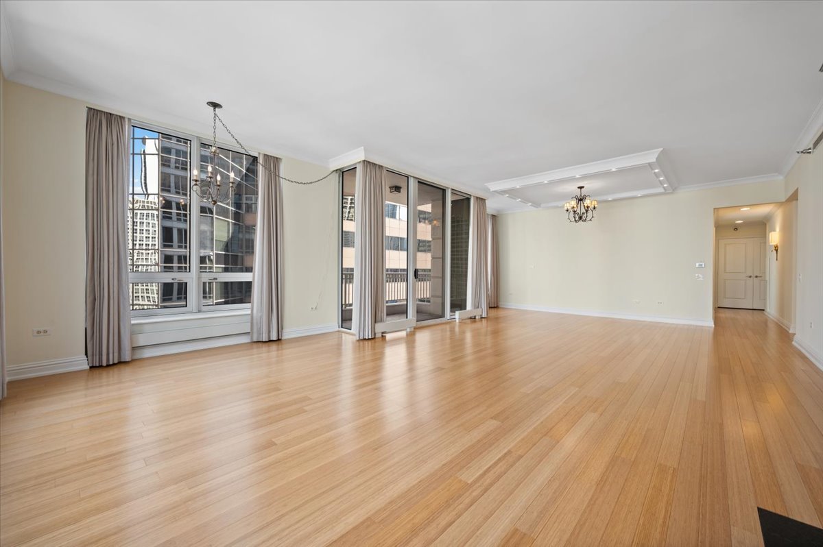 55 E ERIE Street Unit: 1903