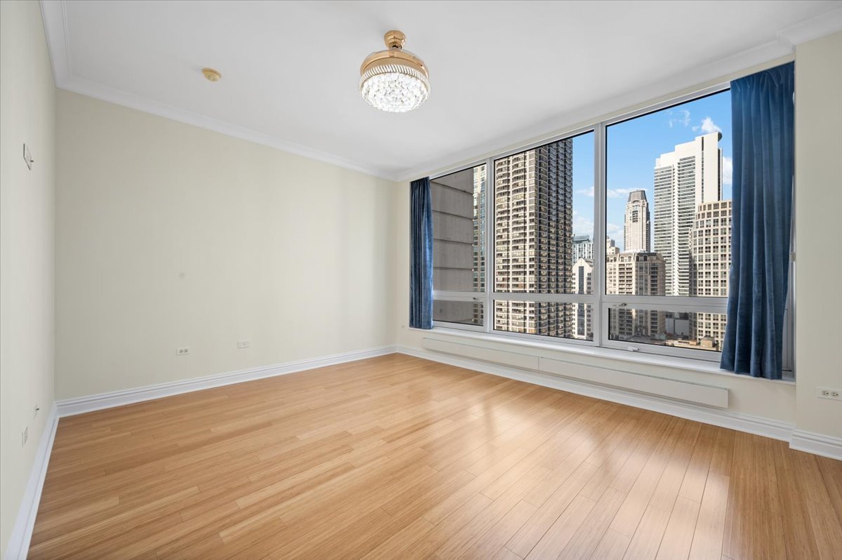 55 E ERIE Street Unit: 1903