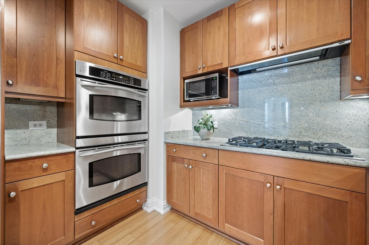 55 E ERIE Street Unit: 1903