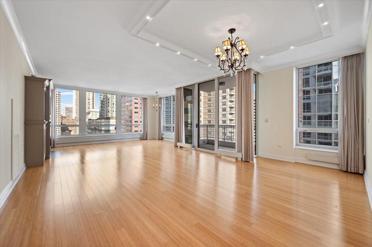 55 E ERIE Street Unit: 1903