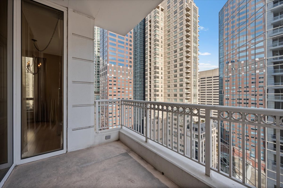 55 E ERIE Street Unit: 1903