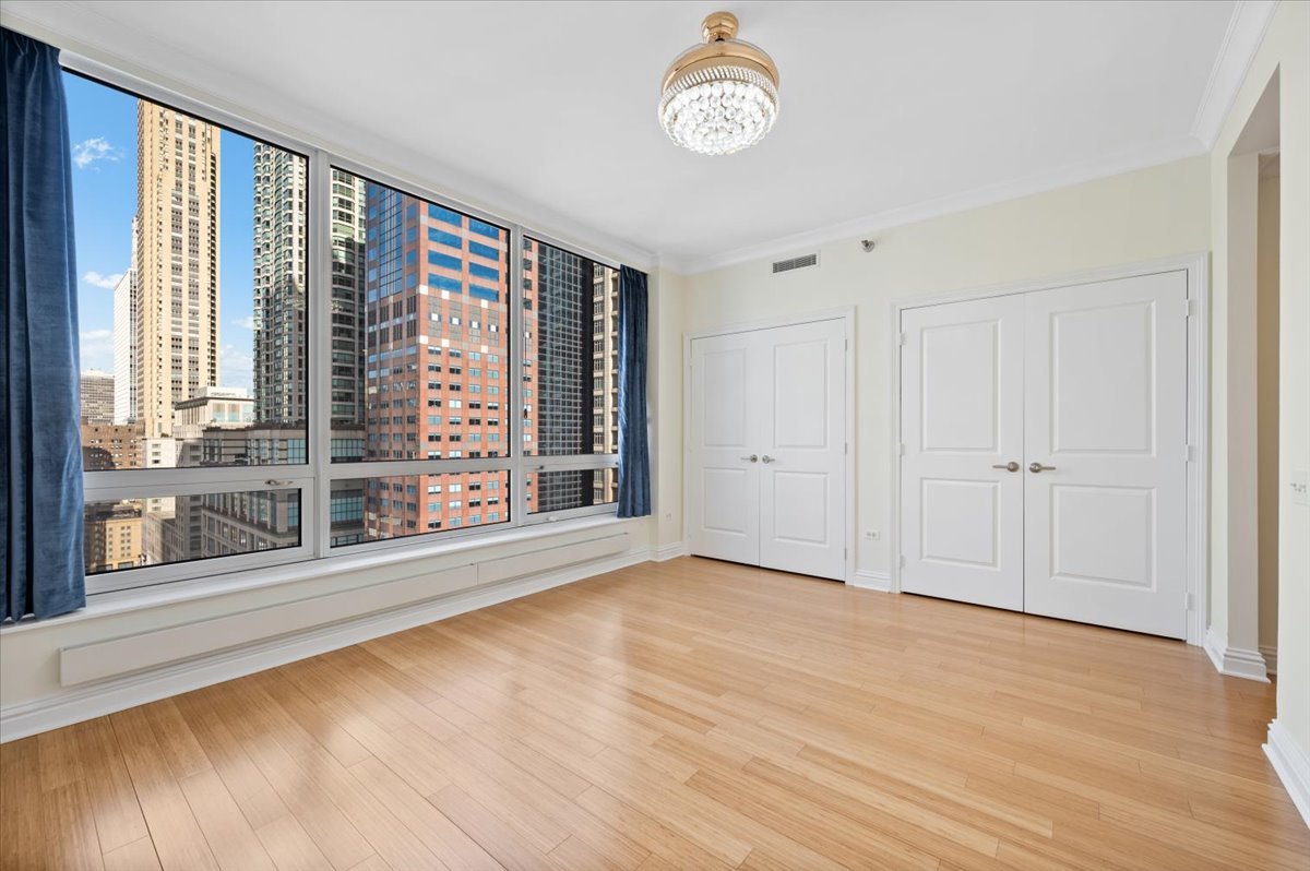 55 E ERIE Street Unit: 1903
