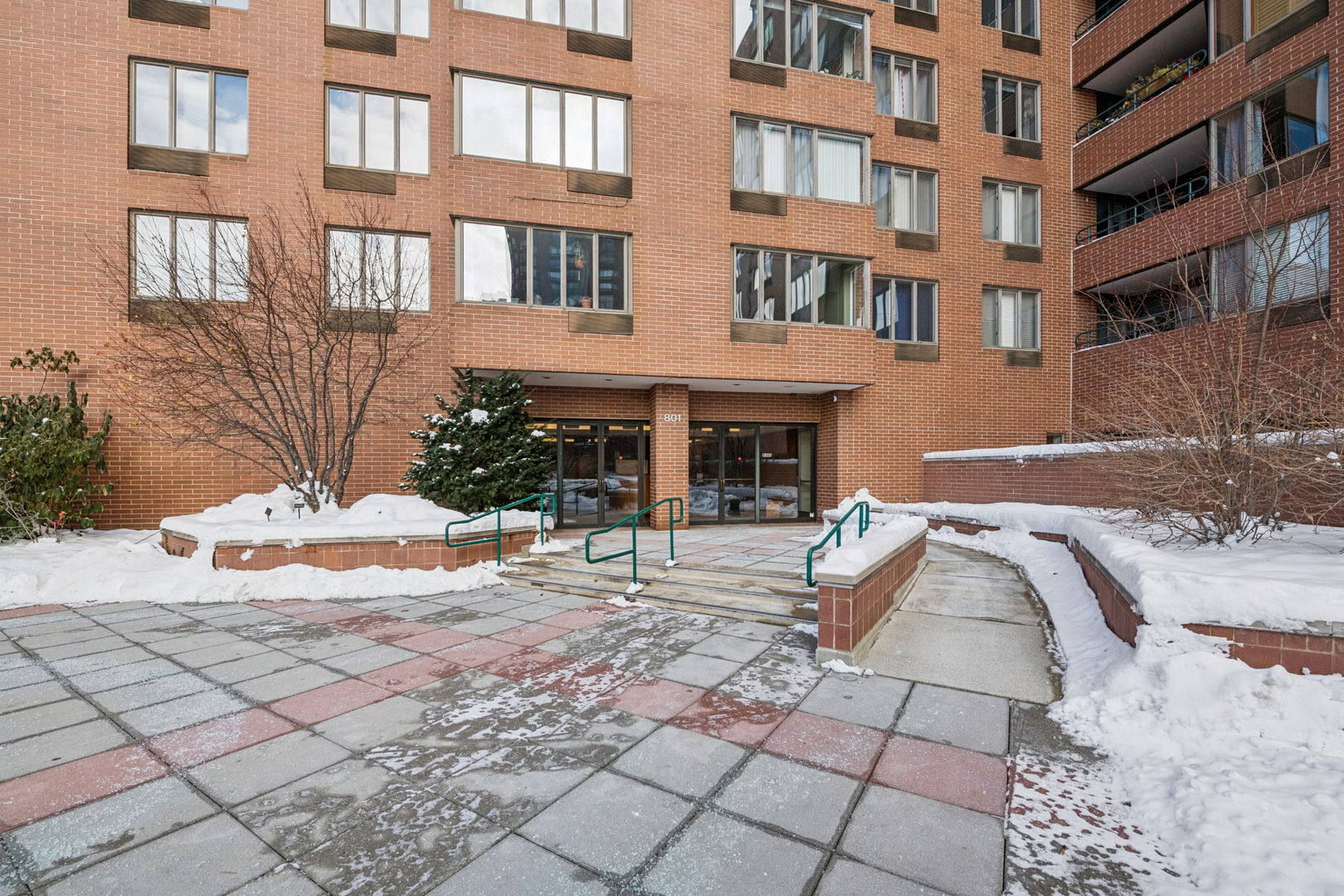 801 S Plymouth Avenue Unit: 415