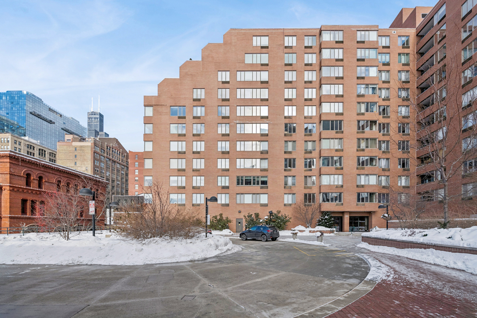801 S Plymouth Avenue Unit: 415