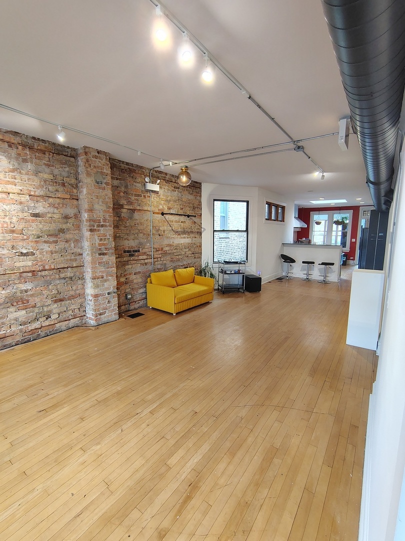 3317 W Fullerton Avenue Unit: 2