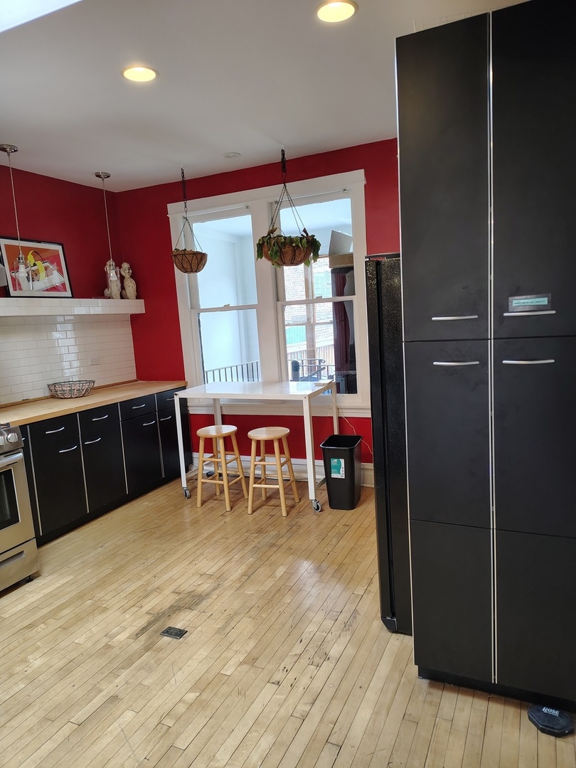 3317 W Fullerton Avenue Unit: 2
