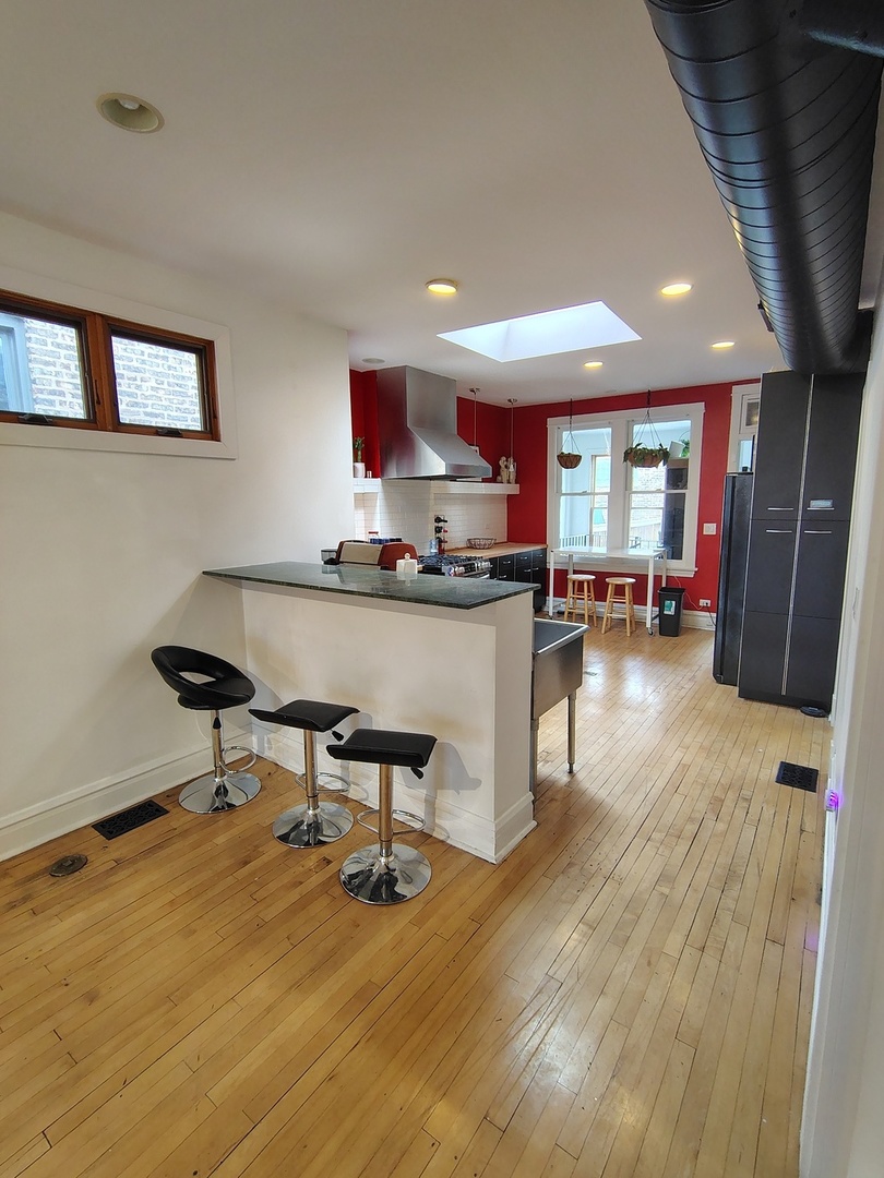 3317 W Fullerton Avenue Unit: 2