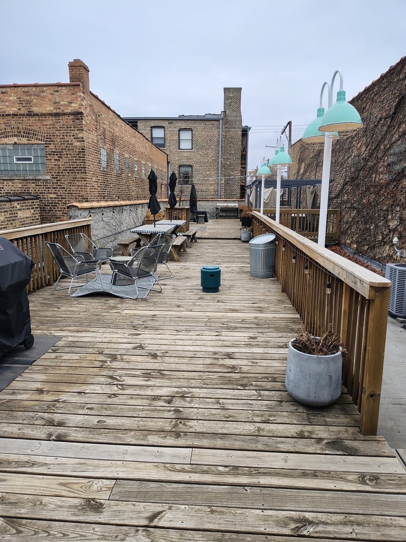 3317 W Fullerton Avenue Unit: 2
