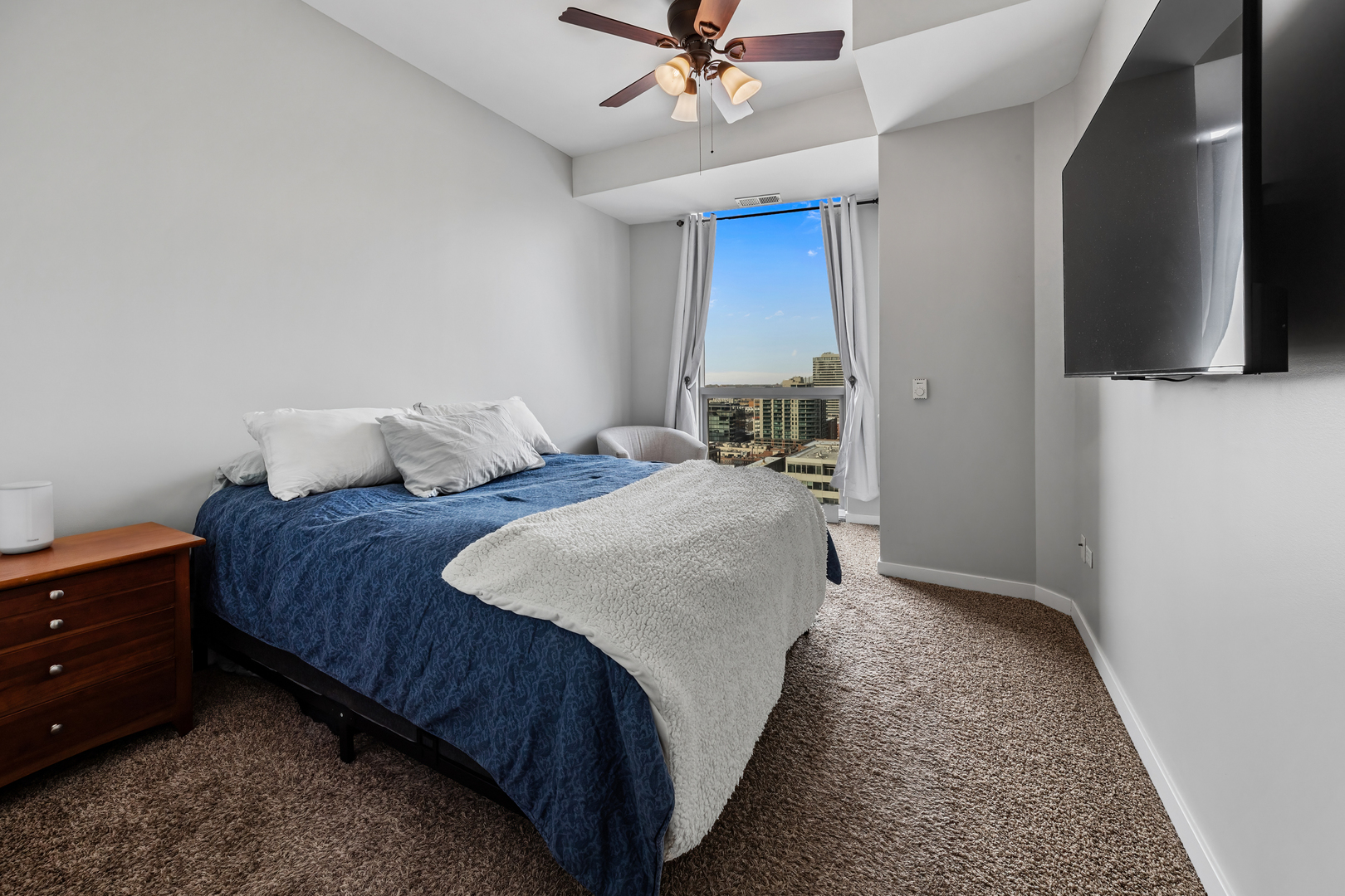 303 W OHIO Street Unit: 2008