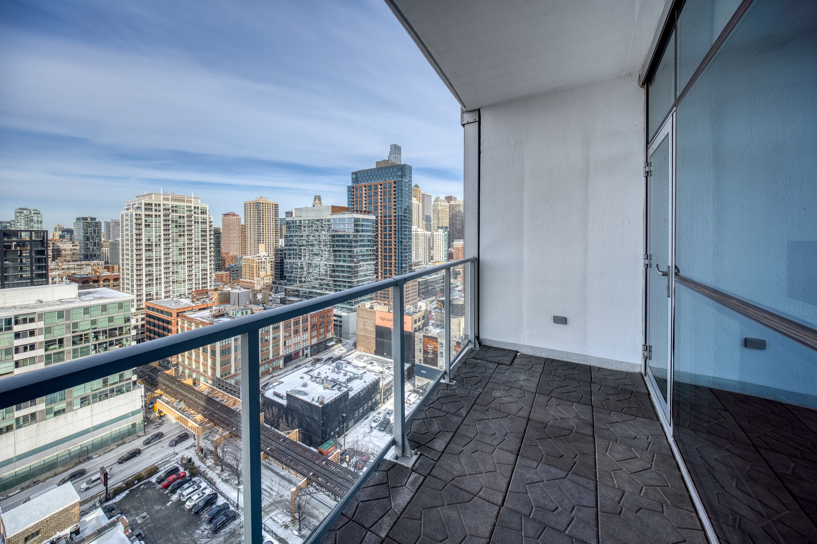 303 W OHIO Street Unit: 2008
