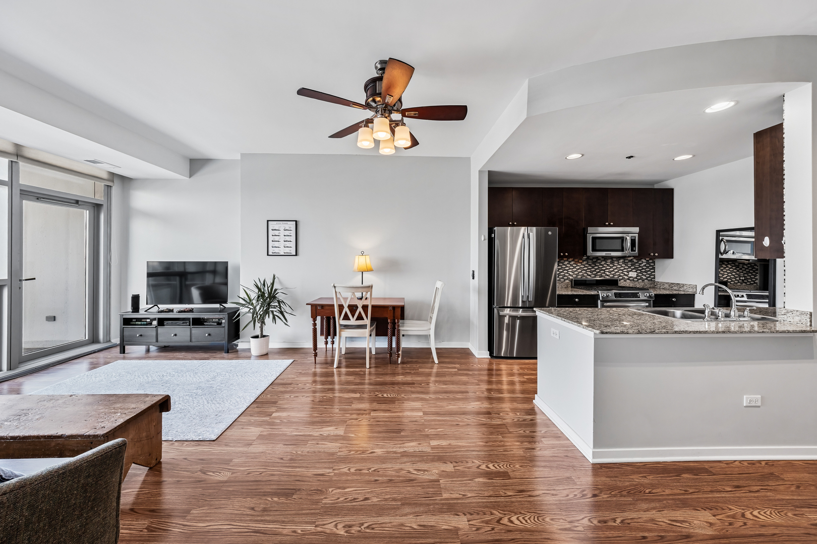 303 W OHIO Street Unit: 2008