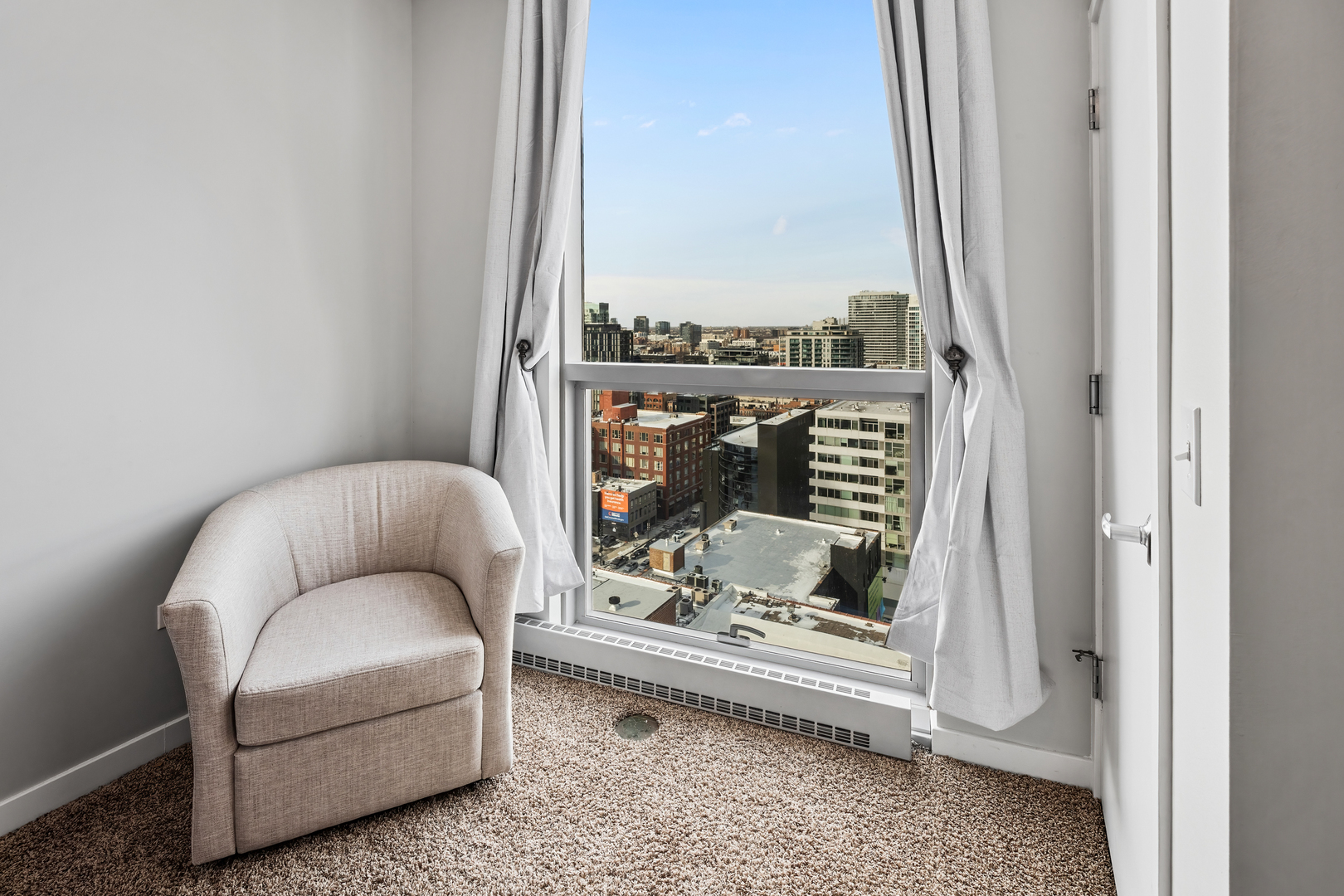 303 W OHIO Street Unit: 2008