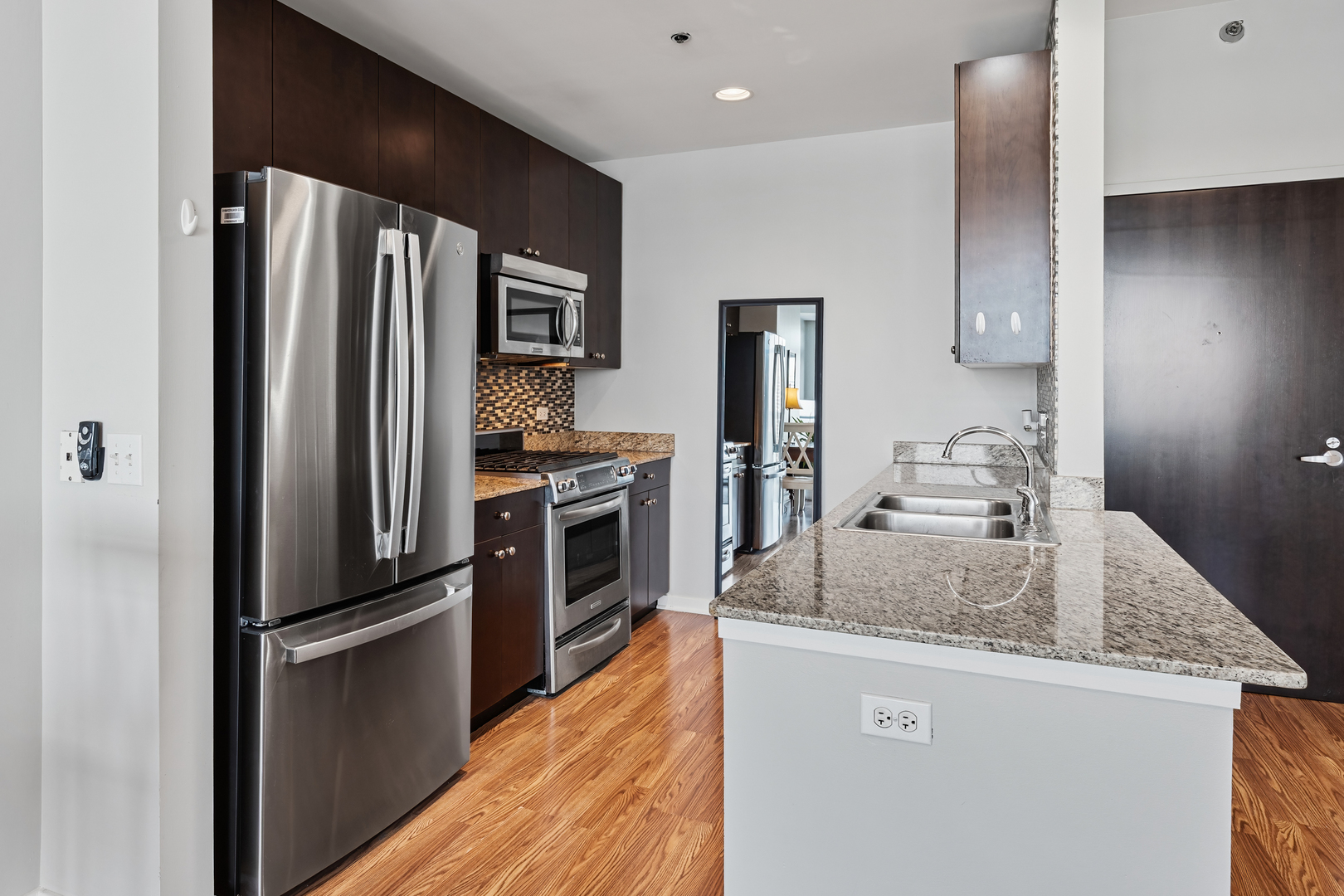 303 W OHIO Street Unit: 2008