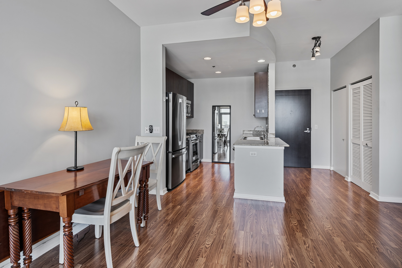 303 W OHIO Street Unit: 2008