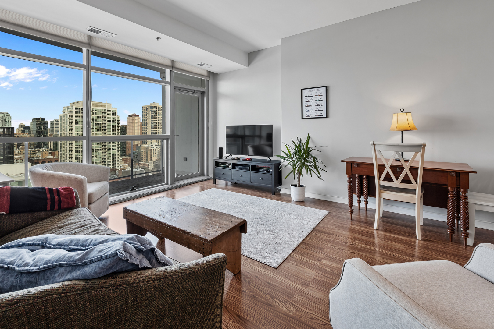 303 W OHIO Street Unit: 2008
