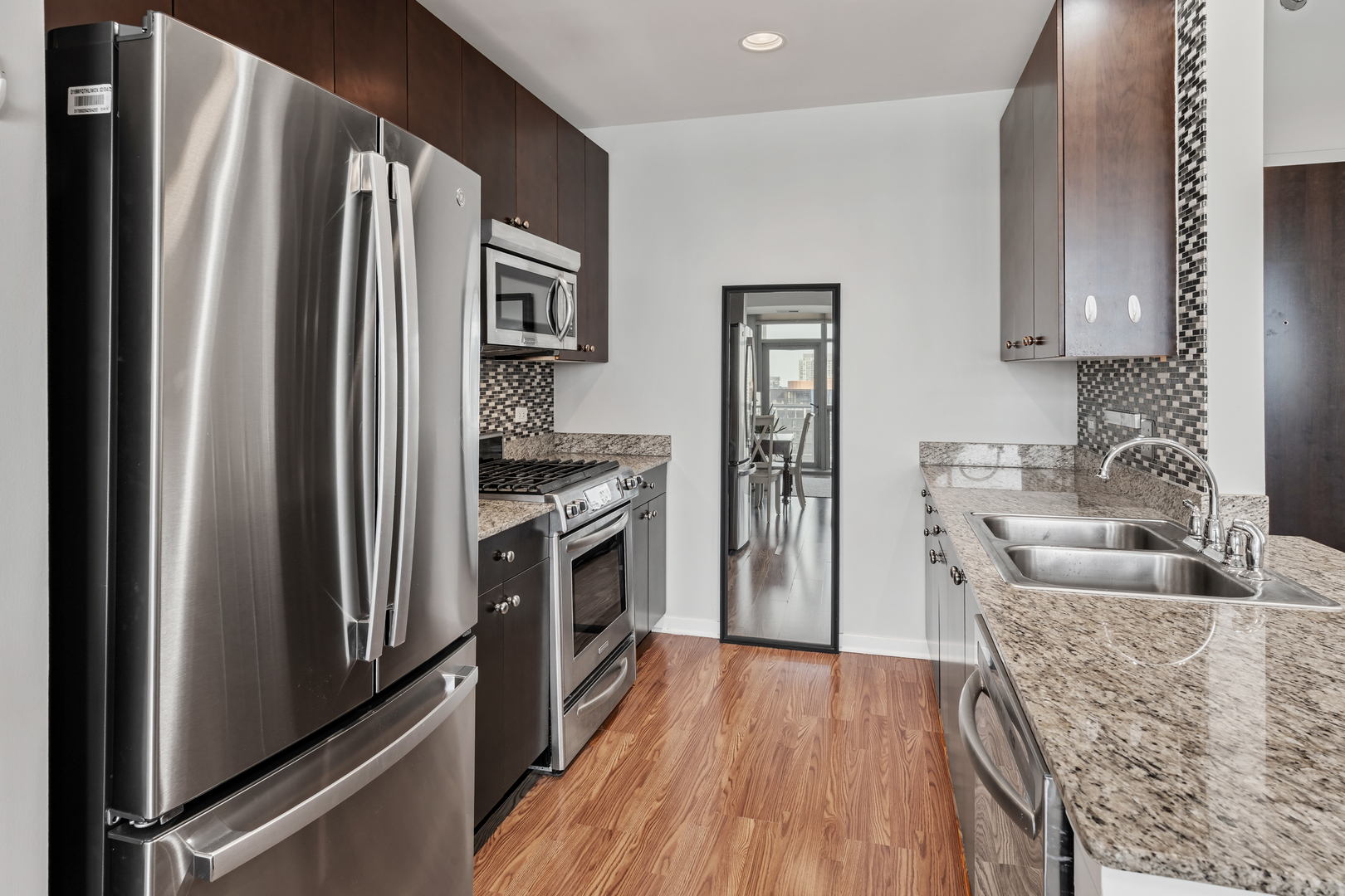303 W OHIO Street Unit: 2008