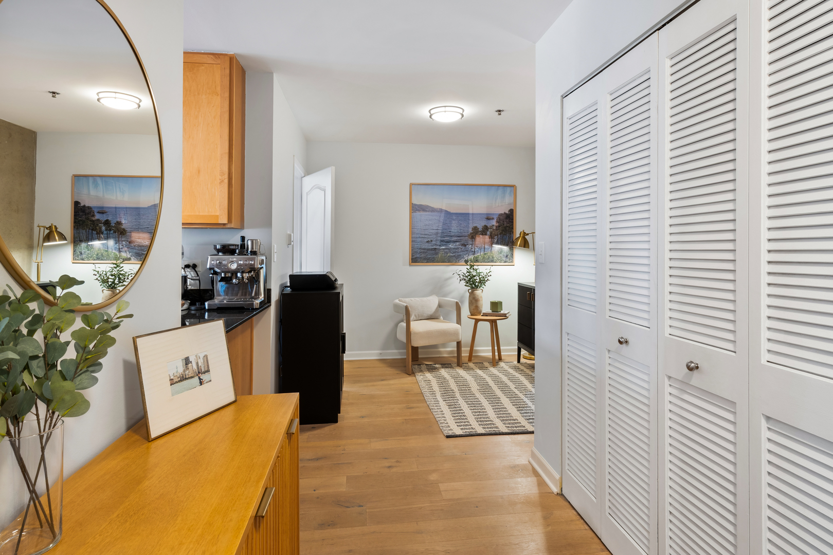 1212 N Wells Street Unit: 1602