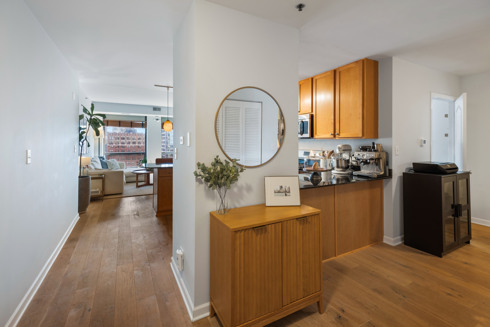 1212 N Wells Street Unit: 1602