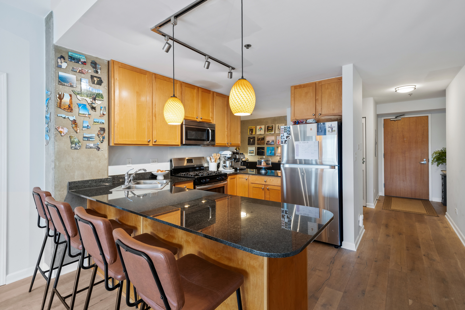 1212 N Wells Street Unit: 1602