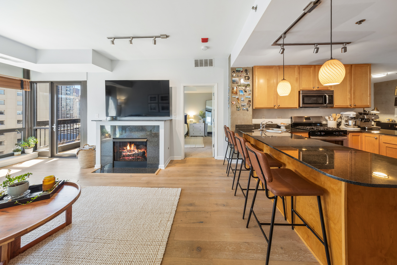 1212 N Wells Street Unit: 1602