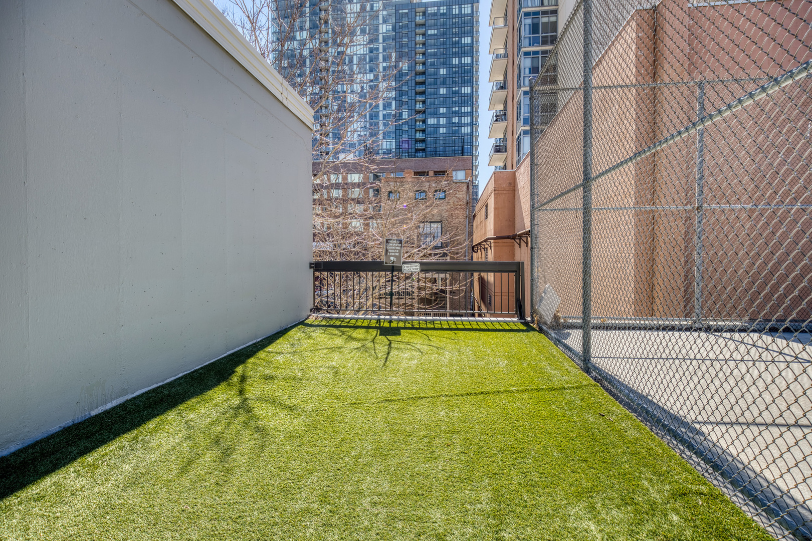 1212 N Wells Street Unit: 1602