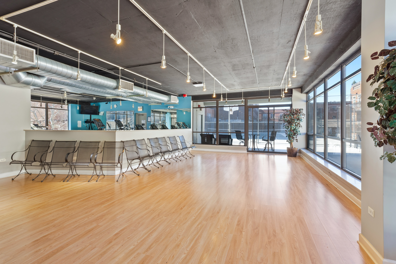 1212 N Wells Street Unit: 1602