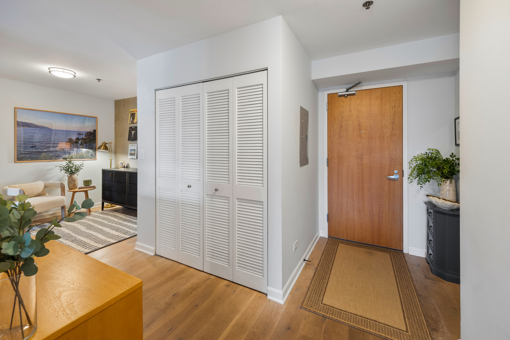 1212 N Wells Street Unit: 1602