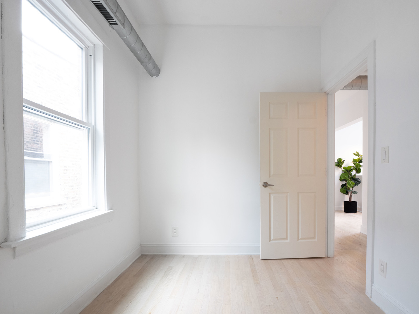 3306 W Le Moyne Street