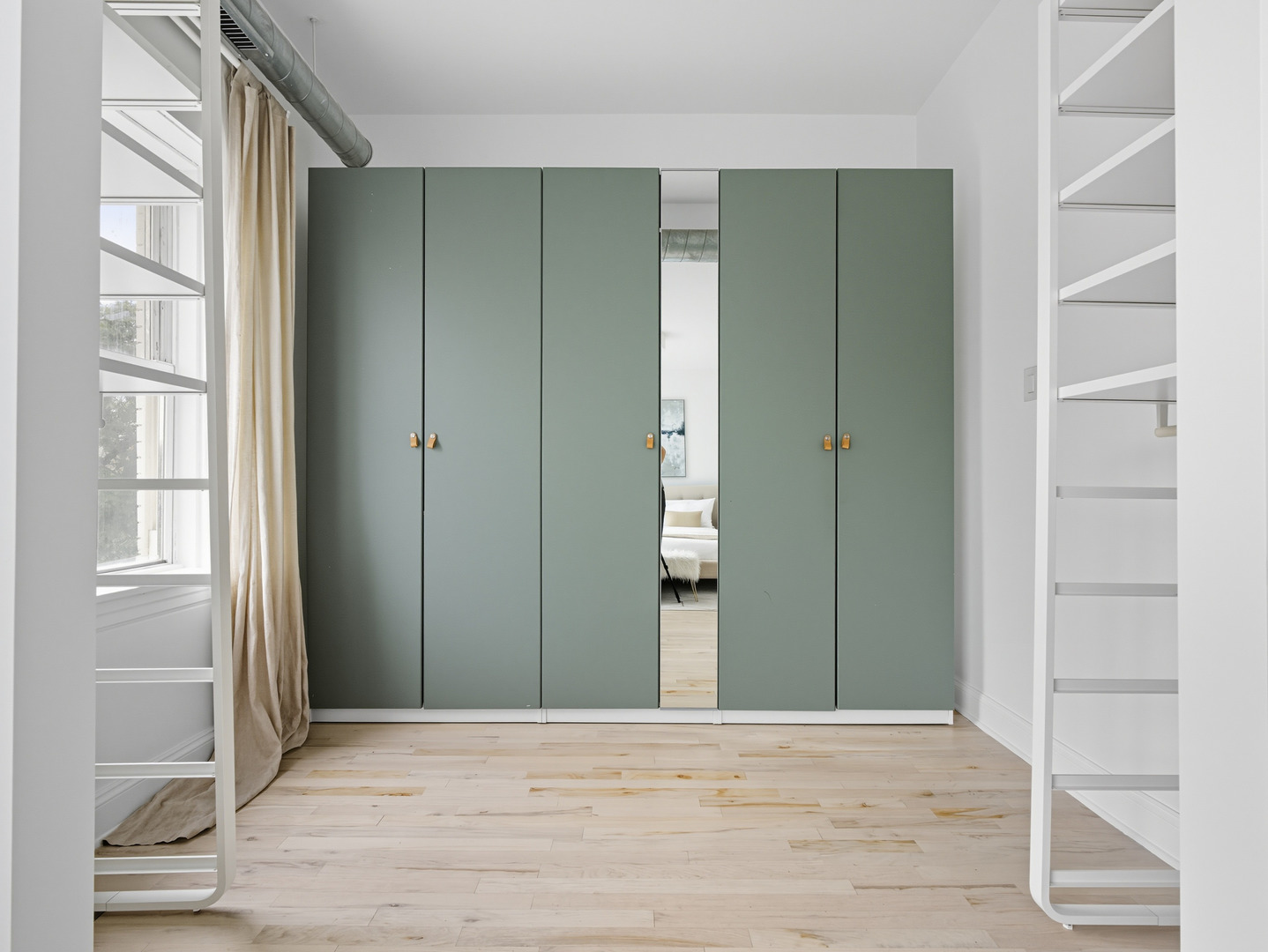 3306 W Le Moyne Street